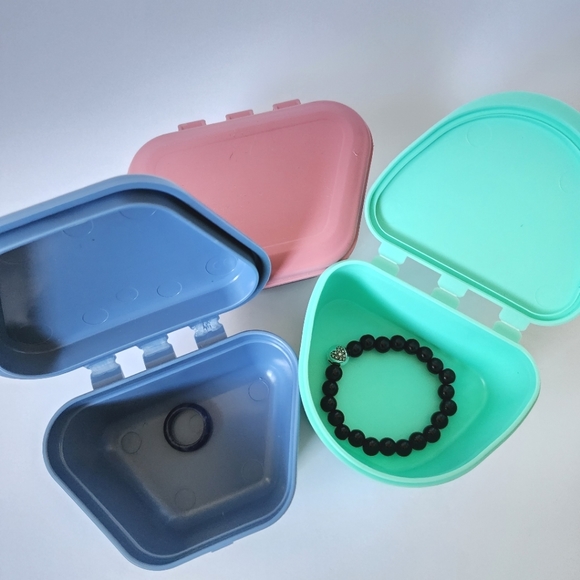 3 blue pink green small containers box ID04 - Picture 6 of 6